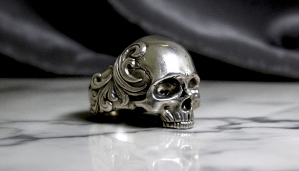 Anillo Cráneo Barroco – Vanitas, Poder y Arte Inmortal