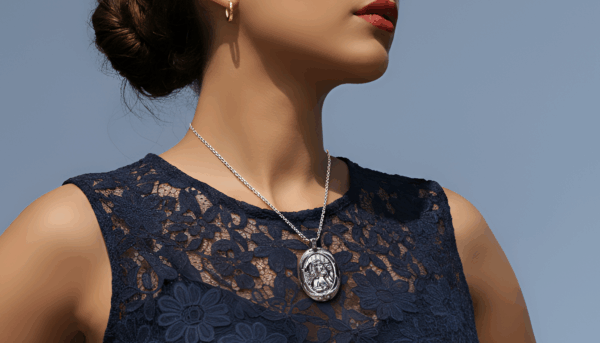 Medalla Querubin – Inocencia, Protección y Luz Celestial - Imagen 2